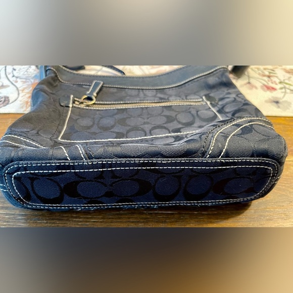 Vintage Coach 10403 | Black Signature Duffle / Crossbody Bag - Picture 9 of 13